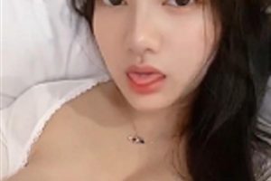 最新某推童颜巨峰小尤奈露脸大尺度社保