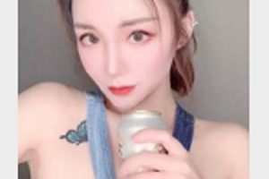 最新萌妹来了超美反差小姐姐@妮可解锁私拍完美出脸圈粉无数