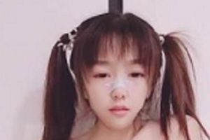 最新双马尾嫩妹男友不在家尺度秀