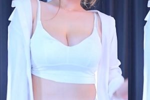 韩国大罩杯女主播蕾颖月热舞小合集9v+1.7g百度盘链接30天有效