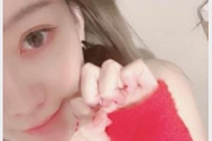 超级白皙粉嫩妹子美颜视频下载