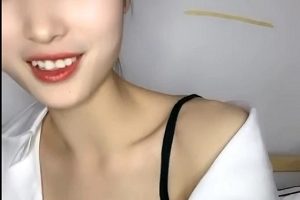 个视频都充满了她独特的个性和魅力。收藏她的视频，就像是收藏了一段轻松愉快的时光。想要一睹辣妹小九九的风采，不妨来百度搜索她的作品吧！