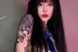 抖音颜值女神九条南无最新福利6V1G，自拍道具秀，粉丝七万多！